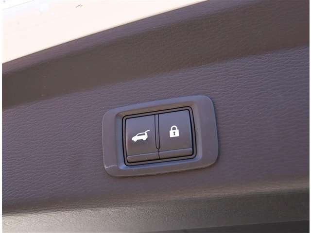 三菱 アウトランダーＰＨＥＶ ＰＨＥＶ ２．４ Ｐ ４ＷＤ R4年 (関東) 99