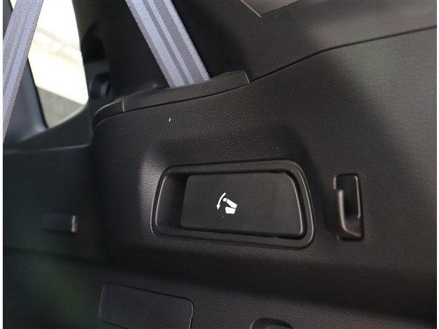三菱 アウトランダーＰＨＥＶ ＰＨＥＶ ２．４ Ｐ ４ＷＤ R4年 (関東) 99