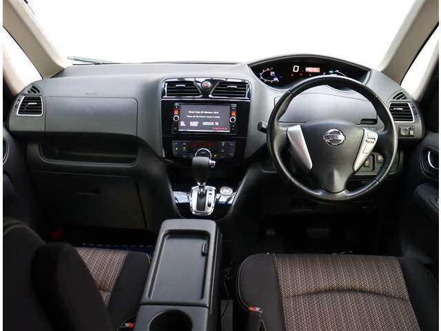 日産 セレナ ２．０ ハイウェイスター Ｇ Ｓ－ＨＹＢＲＩＤ アドバンストセーフティ パッケージ H26年 (関東) 99