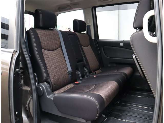 日産 セレナ ２．０ ハイウェイスター Ｇ Ｓ－ＨＹＢＲＩＤ アドバンストセーフティ パッケージ H26年 (関東) 99