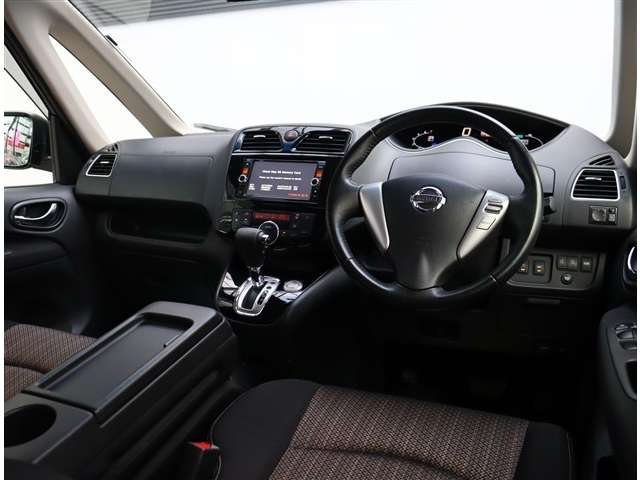 日産 セレナ ２．０ ハイウェイスター Ｇ Ｓ－ＨＹＢＲＩＤ アドバンストセーフティ パッケージ H26年 (関東) 99