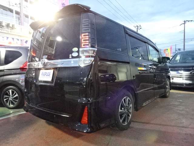 トヨタ ヴォクシー ２．０ ＺＳ 煌ＩＩ R1年 (関東) 99