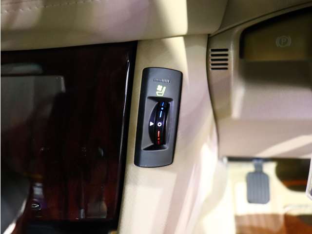 トヨタ クラウン　ハイブリッド ３．５ Ｇパッケージ H22年 (関東) 99
