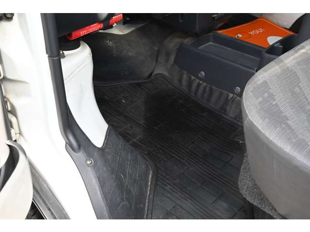 スズキ キャリイトラック ６６０ ＫＣエアコン・パワステ ３方開 ４ＷＤ H15年 (近畿) 99