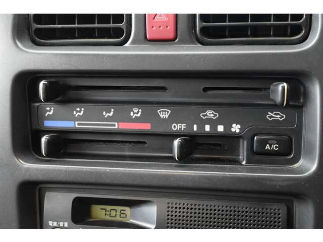スズキ キャリイトラック ６６０ ＫＣエアコン・パワステ ３方開 ４ＷＤ H15年 (近畿) 99