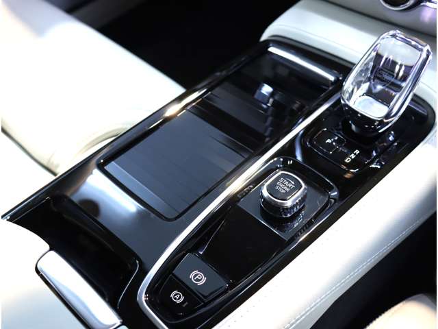 ボルボ Ｓ９０ リチャージ アルティメット Ｔ８ ＡＷＤ プラグイン ハイブリッド ４ＷＤ R5年 (近畿) 99