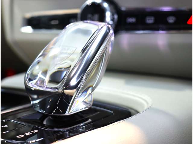 ボルボ Ｓ９０ リチャージ アルティメット Ｔ８ ＡＷＤ プラグイン ハイブリッド ４ＷＤ R5年 (近畿) 99