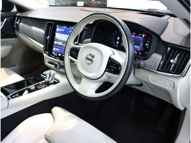 ボルボ Ｓ９０ リチャージ アルティメット Ｔ８ ＡＷＤ プラグイン ハイブリッド ４ＷＤ R5年 (近畿) 99