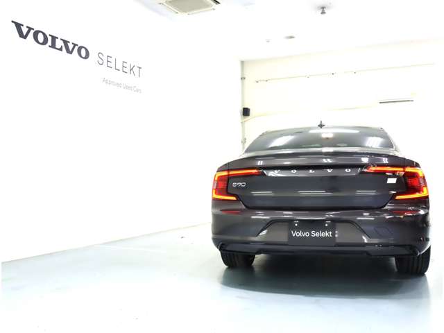 ボルボ Ｓ９０ リチャージ アルティメット Ｔ８ ＡＷＤ プラグイン ハイブリッド ４ＷＤ R5年 (近畿) 99