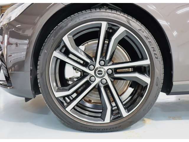 ボルボ Ｓ９０ リチャージ アルティメット Ｔ８ ＡＷＤ プラグイン ハイブリッド ４ＷＤ R5年 (近畿) 99