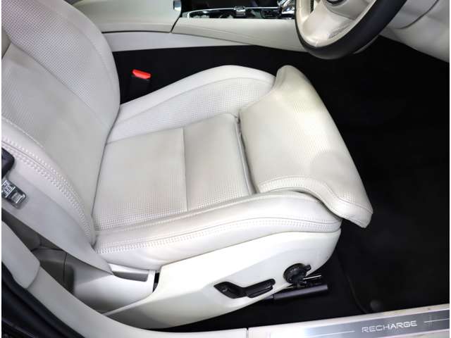 ボルボ Ｓ９０ リチャージ アルティメット Ｔ８ ＡＷＤ プラグイン ハイブリッド ４ＷＤ R5年 (近畿) 99