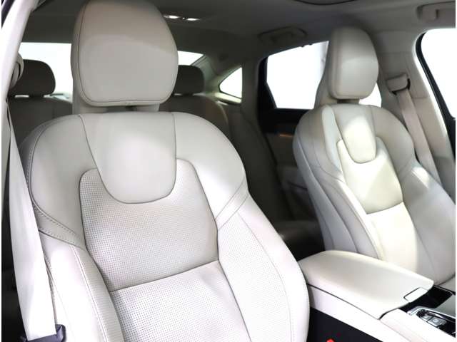 ボルボ Ｓ９０ リチャージ アルティメット Ｔ８ ＡＷＤ プラグイン ハイブリッド ４ＷＤ R5年 (近畿) 99