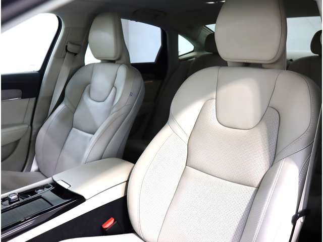 ボルボ Ｓ９０ リチャージ アルティメット Ｔ８ ＡＷＤ プラグイン ハイブリッド ４ＷＤ R5年 (近畿) 99