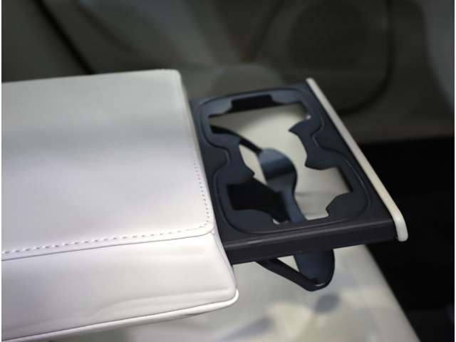 ボルボ Ｓ９０ リチャージ アルティメット Ｔ８ ＡＷＤ プラグイン ハイブリッド ４ＷＤ R5年 (近畿) 99