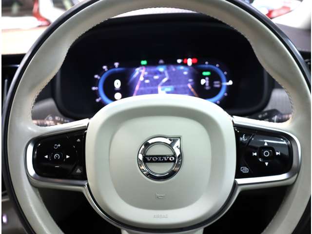 ボルボ Ｓ９０ リチャージ アルティメット Ｔ８ ＡＷＤ プラグイン ハイブリッド ４ＷＤ R5年 (近畿) 99