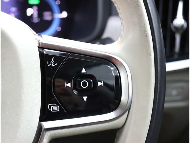 ボルボ Ｓ９０ リチャージ アルティメット Ｔ８ ＡＷＤ プラグイン ハイブリッド ４ＷＤ R5年 (近畿) 99