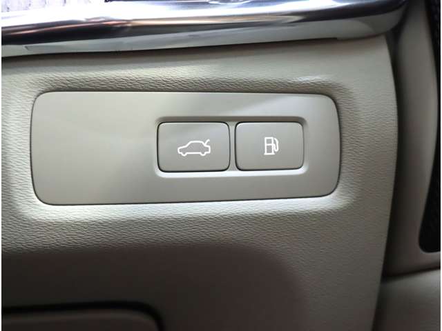 ボルボ Ｓ９０ リチャージ アルティメット Ｔ８ ＡＷＤ プラグイン ハイブリッド ４ＷＤ R5年 (近畿) 99