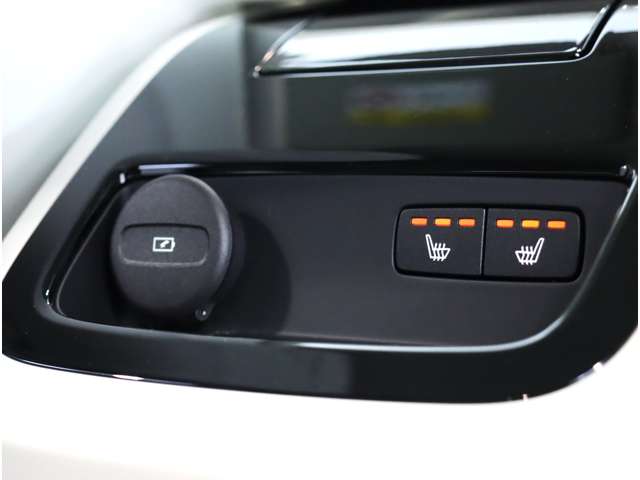 ボルボ Ｓ９０ リチャージ アルティメット Ｔ８ ＡＷＤ プラグイン ハイブリッド ４ＷＤ R5年 (近畿) 99