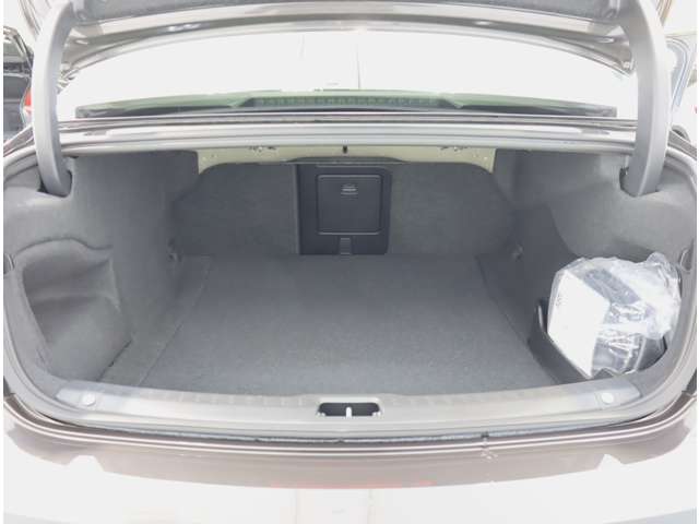 ボルボ Ｓ９０ リチャージ アルティメット Ｔ８ ＡＷＤ プラグイン ハイブリッド ４ＷＤ R5年 (近畿) 99