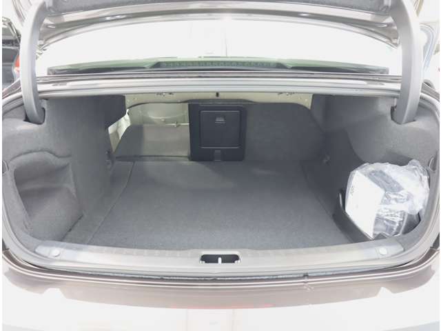 ボルボ Ｓ９０ リチャージ アルティメット Ｔ８ ＡＷＤ プラグイン ハイブリッド ４ＷＤ R5年 (近畿) 99