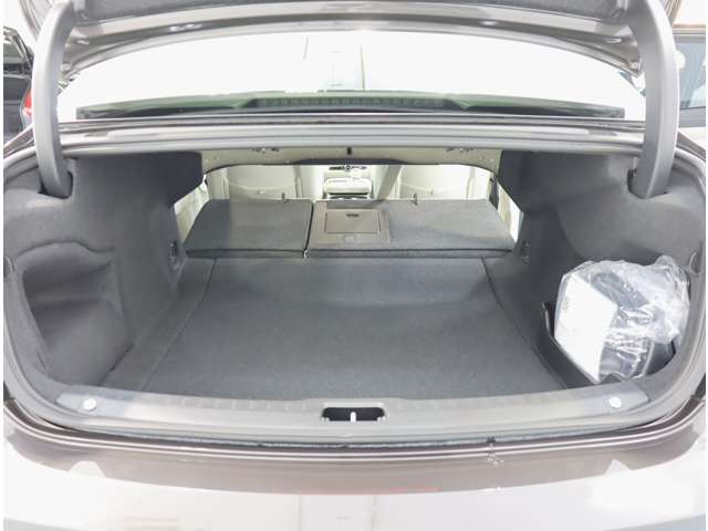 ボルボ Ｓ９０ リチャージ アルティメット Ｔ８ ＡＷＤ プラグイン ハイブリッド ４ＷＤ R5年 (近畿) 99