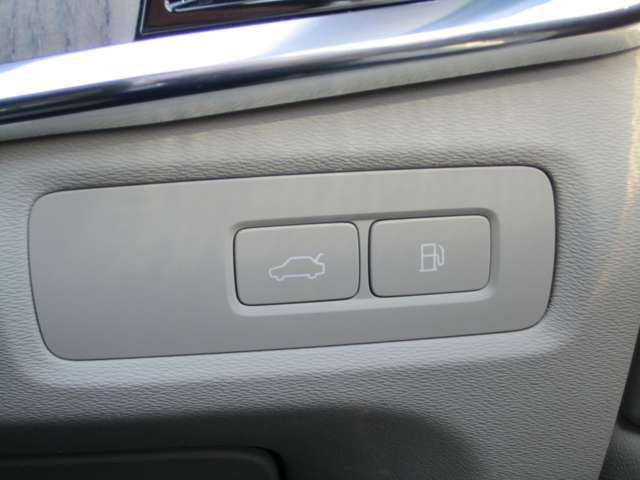 ボルボ Ｓ９０ リチャージ アルティメット Ｔ８ ＡＷＤ プラグイン ハイブリッド ４ＷＤ R5年 (近畿) 99