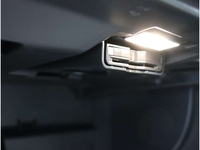 ボルボ Ｓ９０ リチャージ アルティメット Ｔ８ ＡＷＤ プラグイン ハイブリッド ４ＷＤ R5年 (近畿) 99