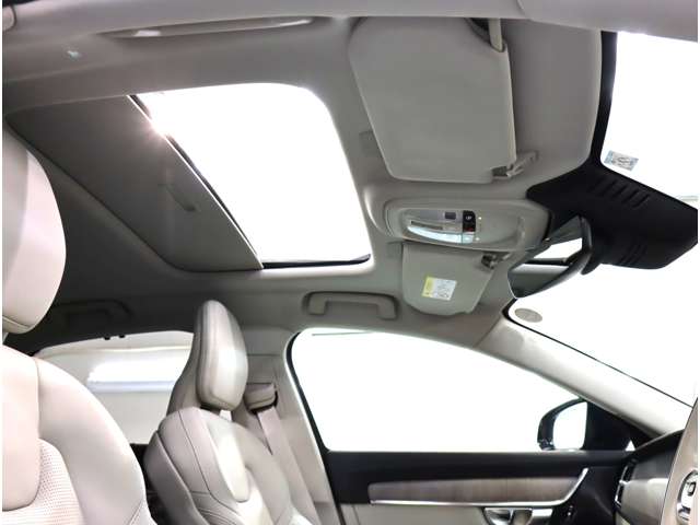 ボルボ Ｓ９０ リチャージ アルティメット Ｔ８ ＡＷＤ プラグイン ハイブリッド ４ＷＤ R5年 (近畿) 99