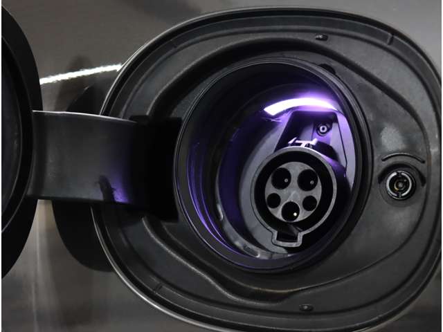 ボルボ Ｓ９０ リチャージ アルティメット Ｔ８ ＡＷＤ プラグイン ハイブリッド ４ＷＤ R5年 (近畿) 99