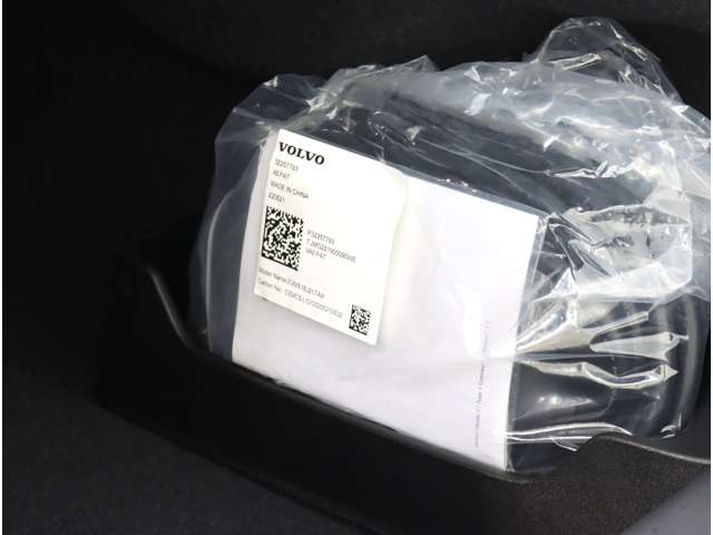 ボルボ Ｓ９０ リチャージ アルティメット Ｔ８ ＡＷＤ プラグイン ハイブリッド ４ＷＤ R5年 (近畿) 99