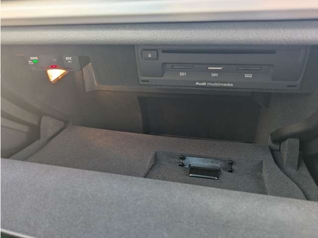 アウディ Ｓ３　スポーツバック ２．０ ４ＷＤ H29年 (東北) 99