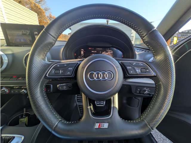 アウディ Ｓ３　スポーツバック ２．０ ４ＷＤ H29年 (東北) 99