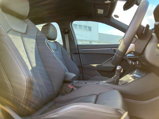 アウディ Ｑ３　スポーツバック ３５ ＴＤＩ クワトロ Ｓライン ディーゼルターボ ４ＷＤ R6年 (近畿) 99