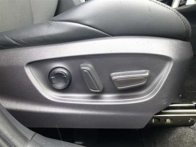 トヨタ カローラクロス　ハイブリッド １．８ ハイブリッド Ｚ R4年 (東北) 99