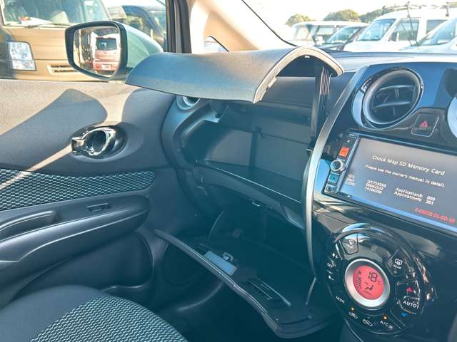 日産 ノート １．２ Ｘ ＤＩＧ－Ｓ Ｖセレクション プラスセーフティ H27年 (九州・沖縄) 99