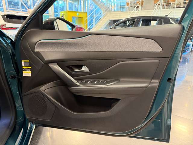 プジョー ３０８ＳＷ アリュール ブルーＨＤＩ ディーゼルターボ R4年 (関東) 99