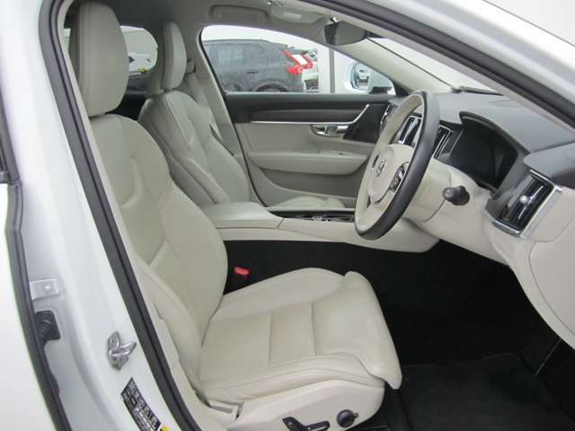 ボルボ Ｖ９０クロスカントリー Ｄ４ ＡＷＤ ディーゼルターボ ４ＷＤ R2年 (四国) 99