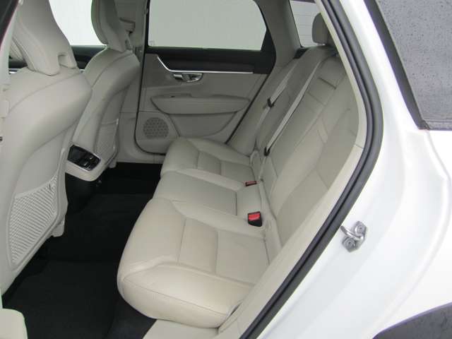 ボルボ Ｖ９０クロスカントリー Ｄ４ ＡＷＤ ディーゼルターボ ４ＷＤ R2年 (四国) 99