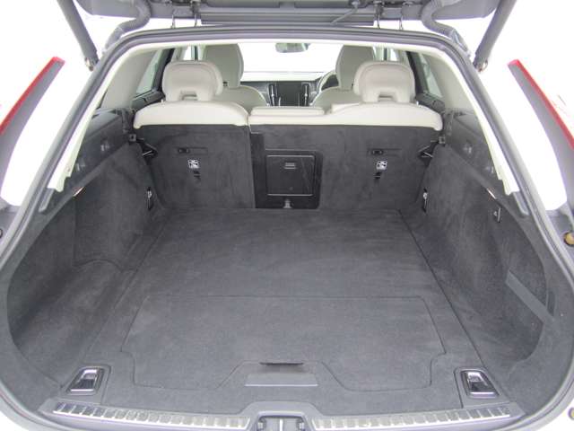 ボルボ Ｖ９０クロスカントリー Ｄ４ ＡＷＤ ディーゼルターボ ４ＷＤ R2年 (四国) 99