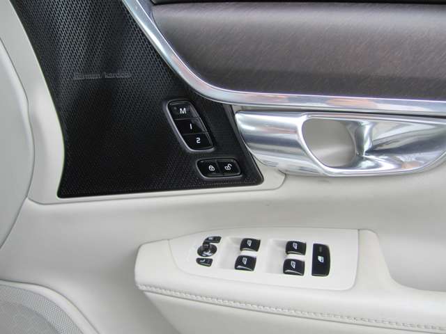 ボルボ Ｖ９０クロスカントリー Ｄ４ ＡＷＤ ディーゼルターボ ４ＷＤ R2年 (四国) 99