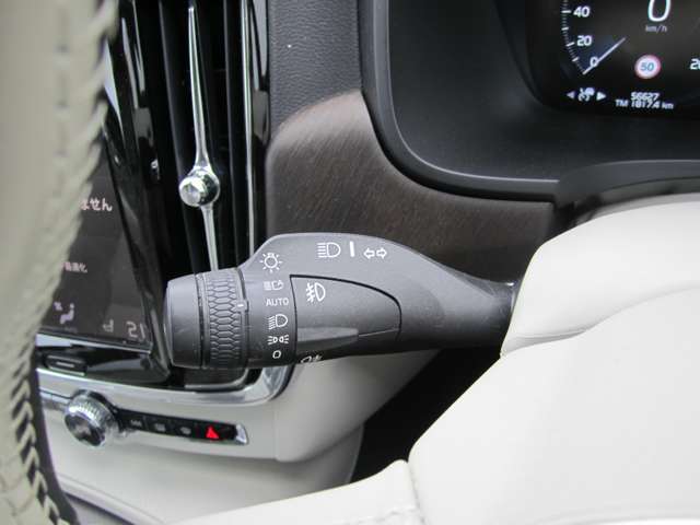 ボルボ Ｖ９０クロスカントリー Ｄ４ ＡＷＤ ディーゼルターボ ４ＷＤ R2年 (四国) 99