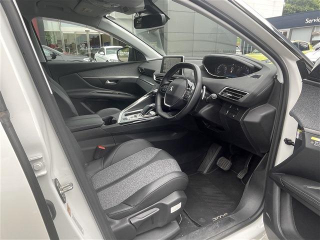 プジョー ３００８ アリュール　ＬＥＤパッケージ R2年 (東北) 99