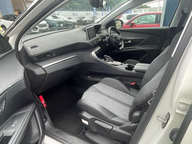 プジョー ３００８ アリュール　ＬＥＤパッケージ R2年 (東北) 99