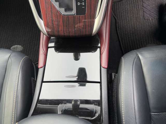 トヨタ ハリアー　ハイブリッド ２．５ ハイブリッド Ｅ－ＦＯＵＲ プレミアム アドバンストパッケージ ４ＷＤ H27年 (東北) 99