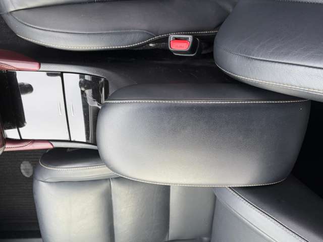 トヨタ ハリアー　ハイブリッド ２．５ ハイブリッド Ｅ－ＦＯＵＲ プレミアム アドバンストパッケージ ４ＷＤ H27年 (東北) 99