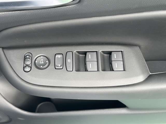 ホンダ フィット　ハイブリッド １．５ Ｅ：ＨＥＶ ホーム R6年 (東海) 99