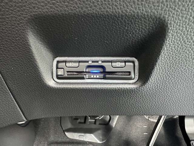 ホンダ フィット　ハイブリッド １．５ Ｅ：ＨＥＶ ホーム R6年 (東海) 99