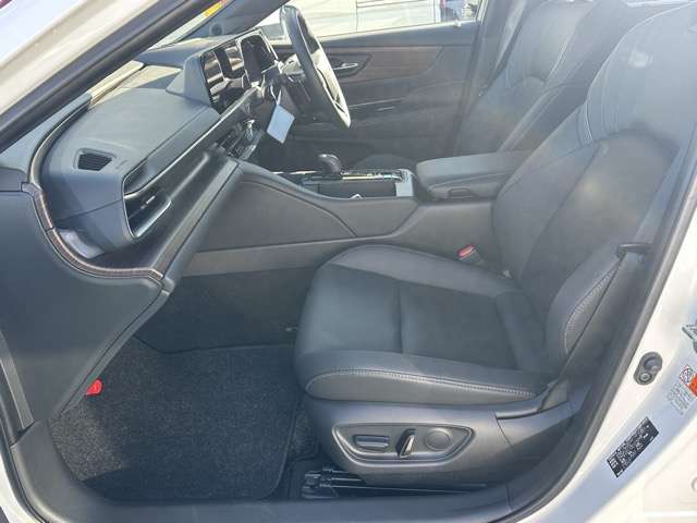 トヨタ クラウン ２．５ Ｚ ハイブリッド車 R7年 (東海) 99