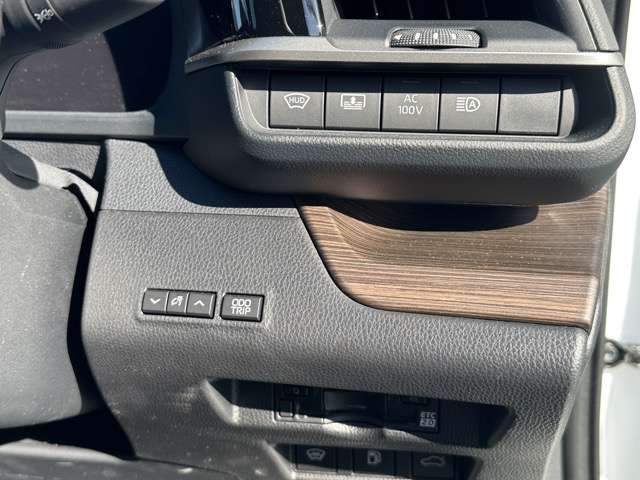 トヨタ クラウン ２．５ Ｚ ハイブリッド車 R7年 (東海) 99