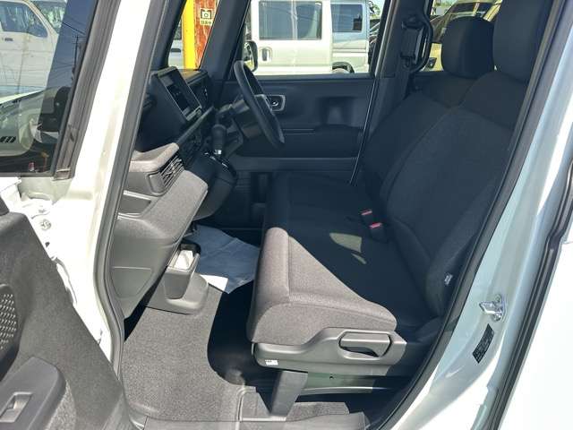 ホンダ Ｎ　ＢＯＸ カスタム ６６０ R7年 (東海) 99